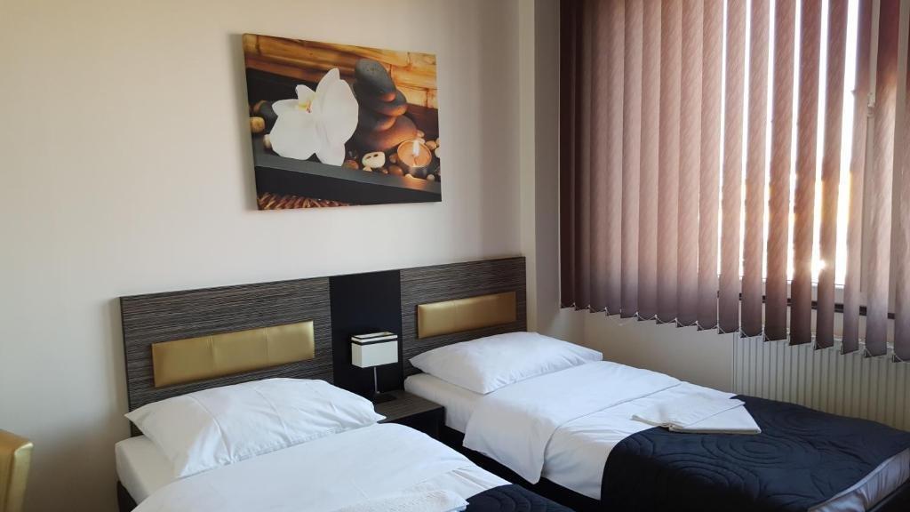 Hotel Montenegro Bruntál Extérieur photo